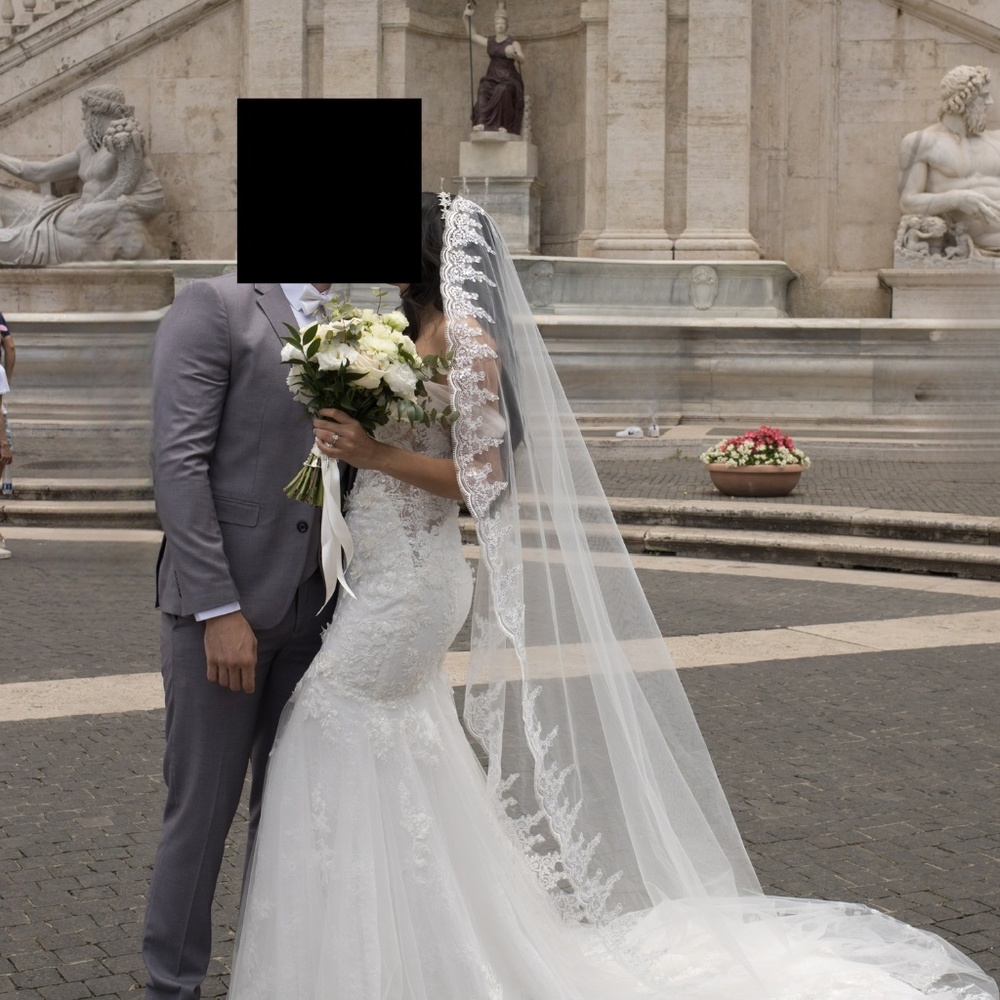 Size 4 Elysee Wedding gown